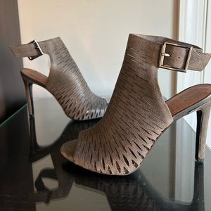 Vince Camuto Kay Jay